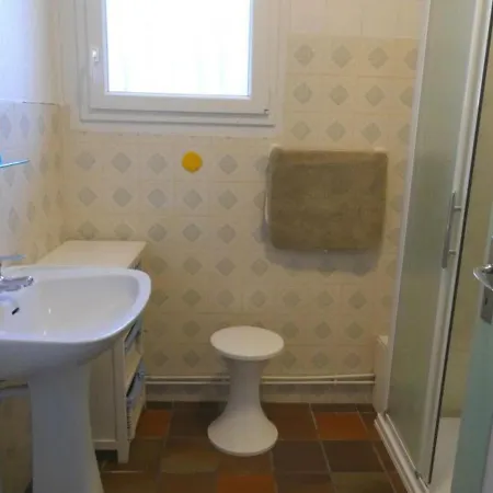 Pouydesseaux, 5 Pieces, 6 Personnes - Fr-1-360-20 Сasa de vacaciones *