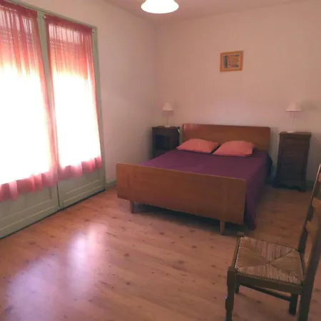 Сasa de vacaciones Pouydesseaux, 5 Pieces, 6 Personnes - Fr-1-360-20 *